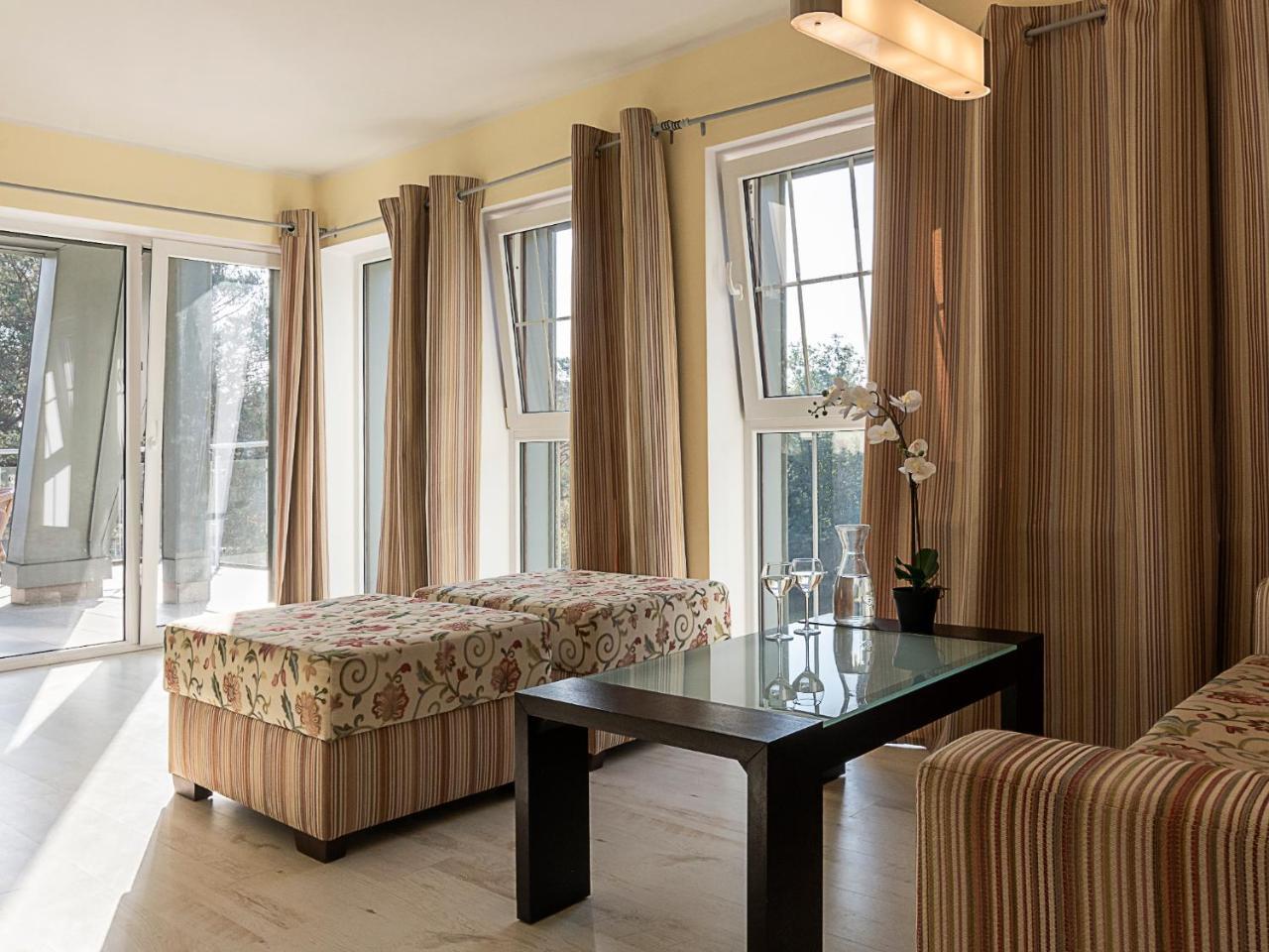 Vacationclub - Rezydencja Bursztyn Apartament 31 Świnoujście Buitenkant foto