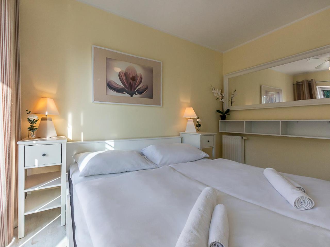 Vacationclub - Rezydencja Bursztyn Apartament 31 Świnoujście Buitenkant foto